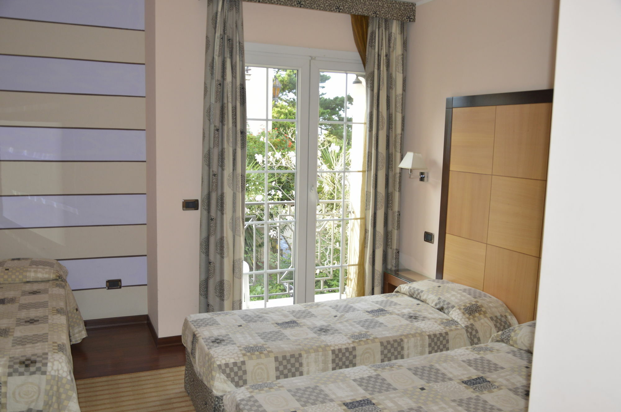 Regent Beach Hotel & Apartments Reggio di Calabria Exterior foto